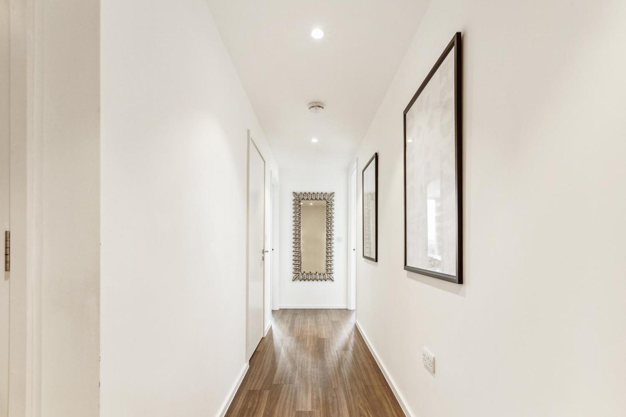 Chic 2-bedroom With Stunning Views In Apartment
