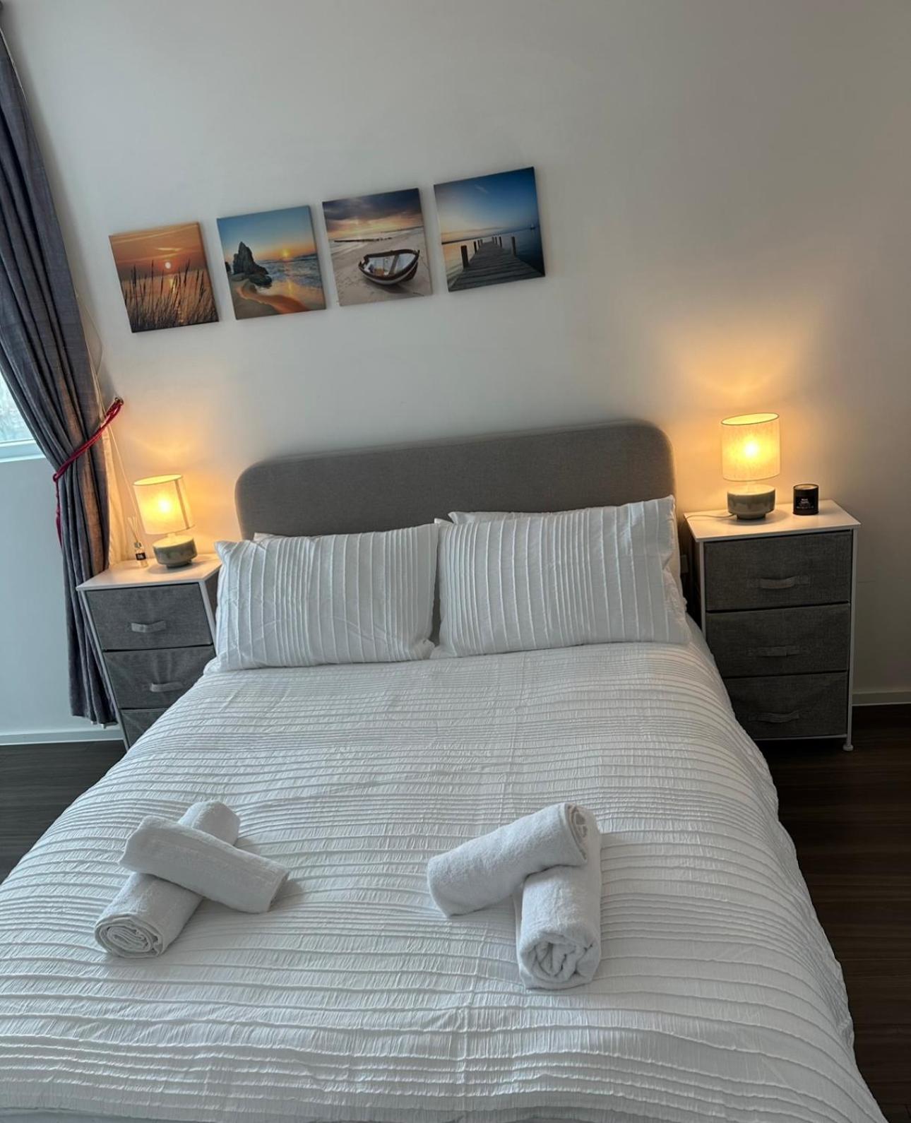 Chic 2-bedroom With Stunning Views In * London