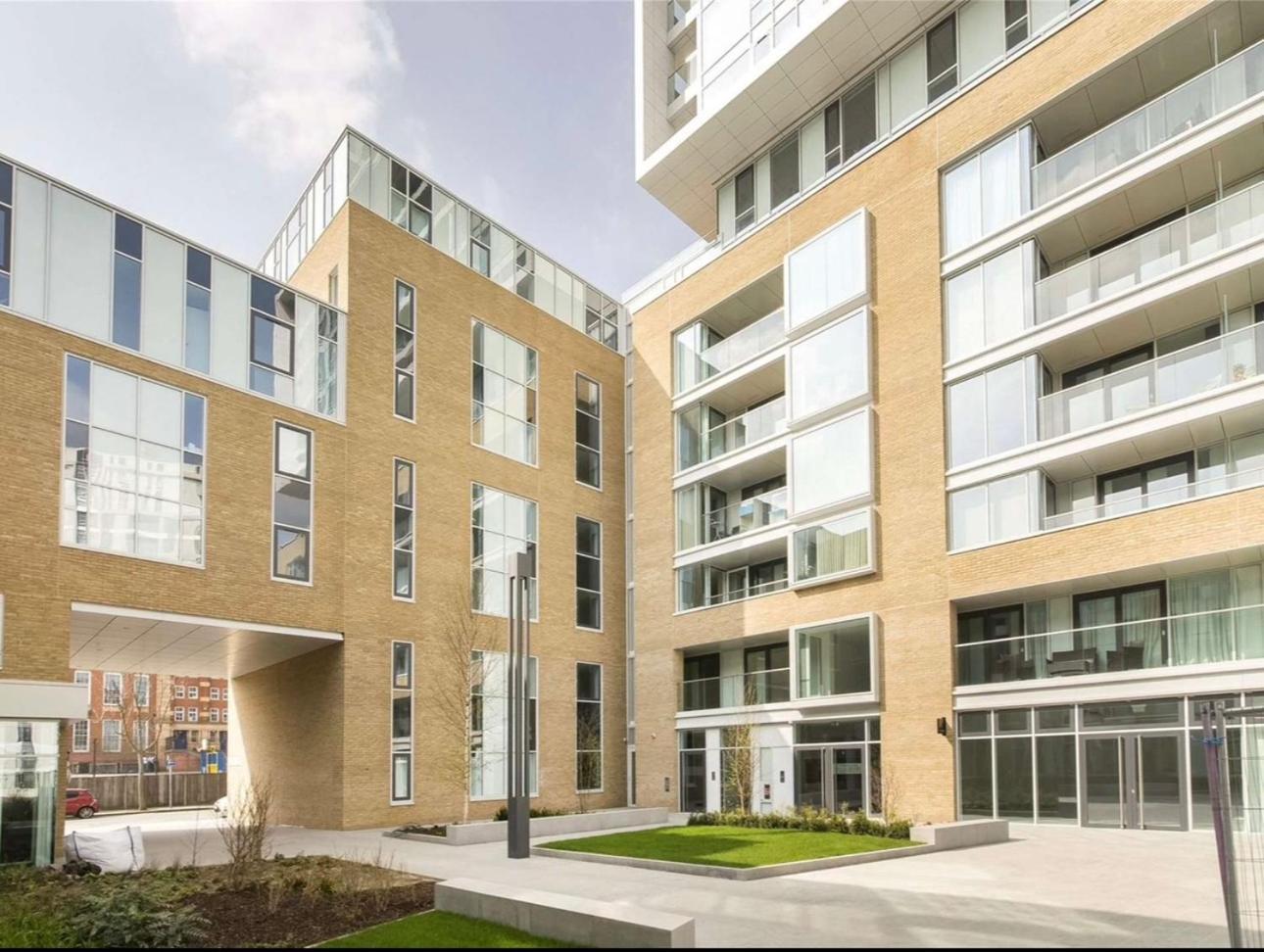 Chic 2-bedroom With Stunning Views In